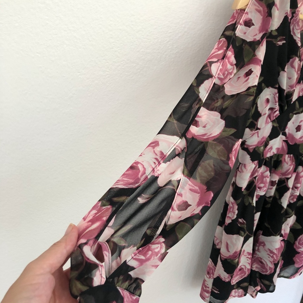 BCBGeneration Floral Slit-Sleeve Romper - … - Picture 5 of 7